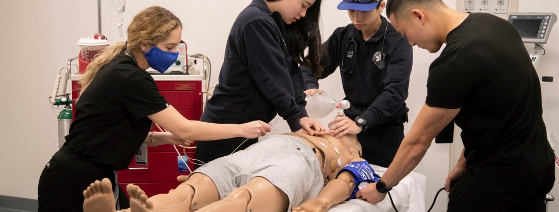 Medical students in the simulation lab in 2020